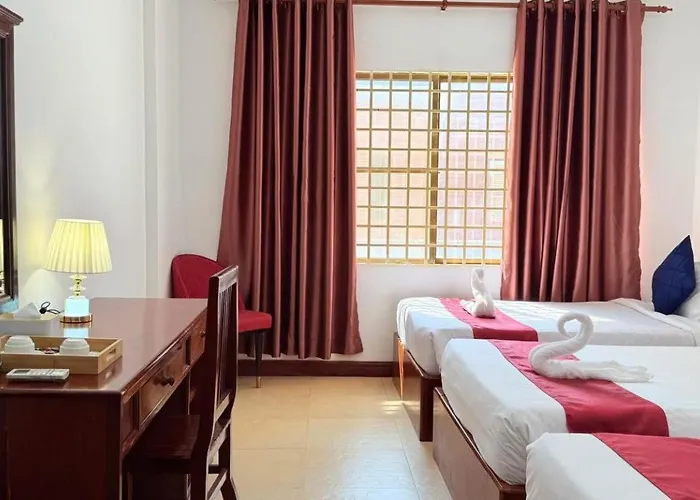 Flora Walk Hotel 4*