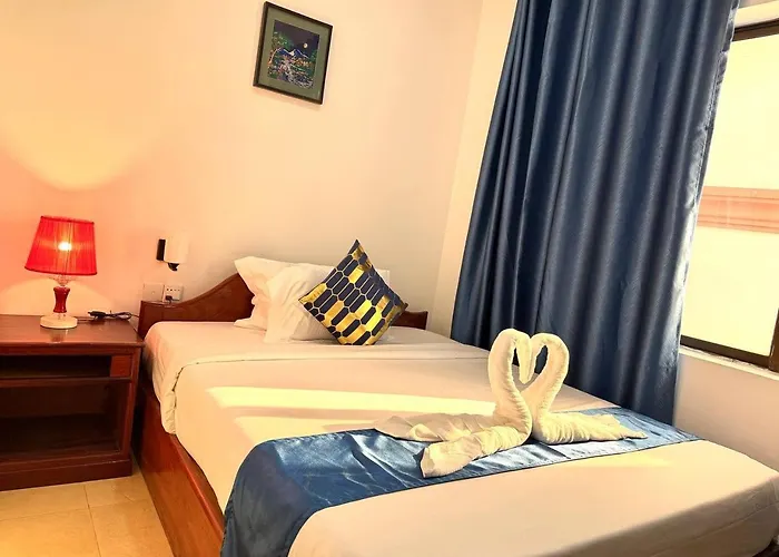 Flora Walk Hotel 4*