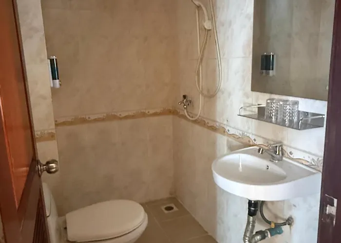 Flora Walk Hotel 4*