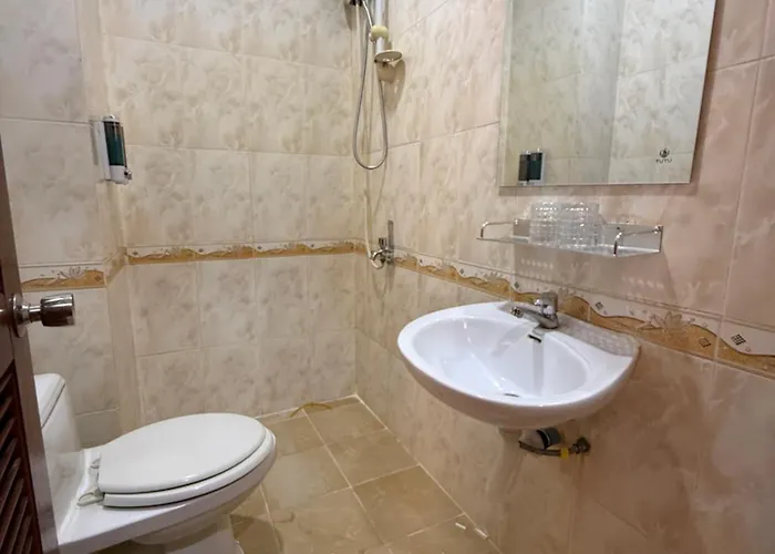 Hotel Flora Walk 4*